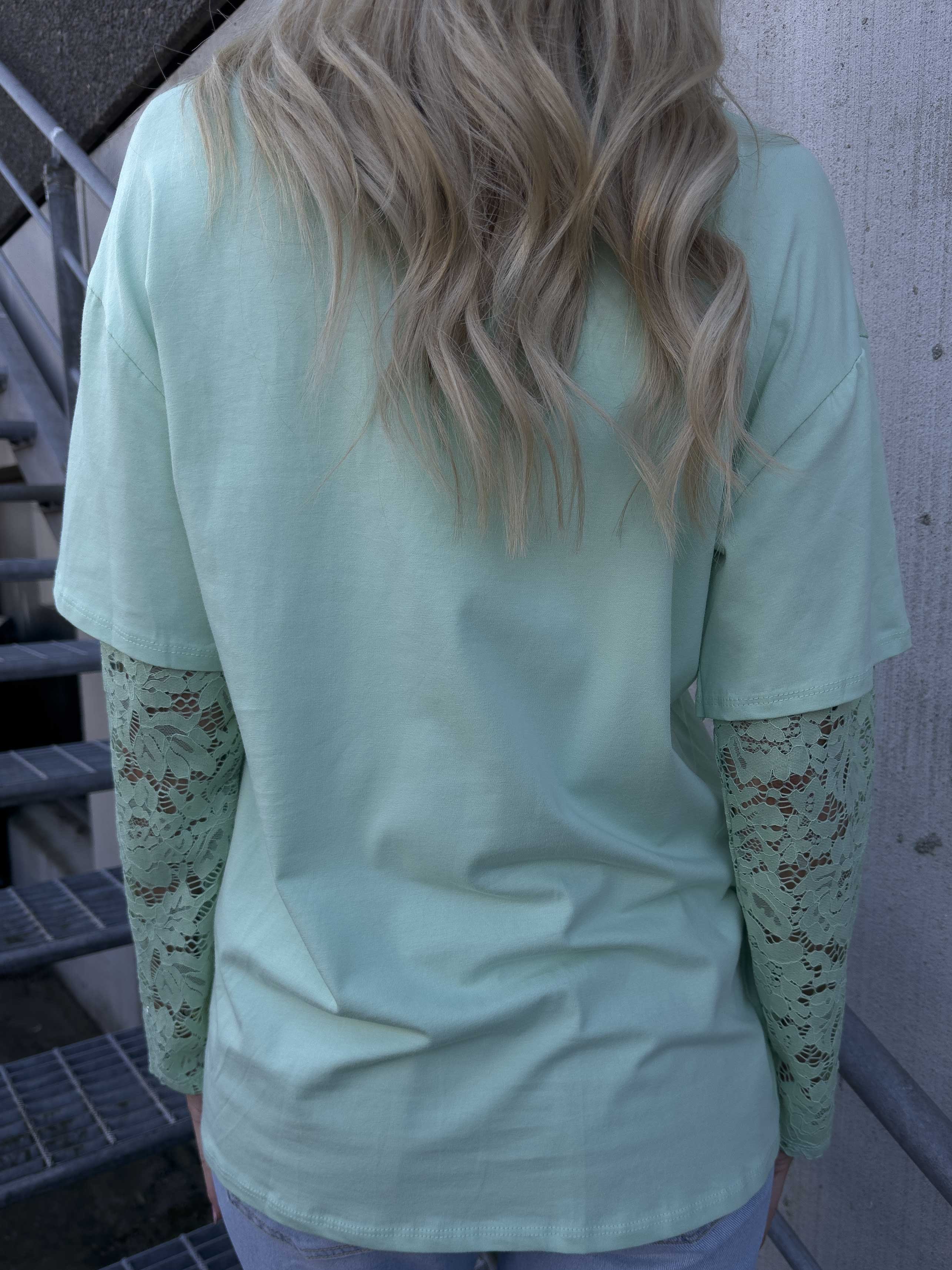 Valerie - T-shirt i bomuld med lange blonde ærmer